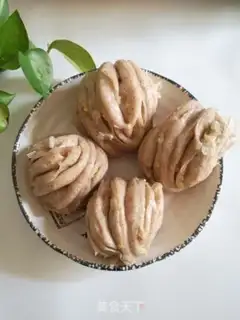 Make Black onion rolls step 5