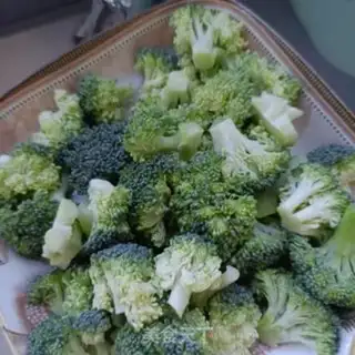 Make The roasted broccoli step 1