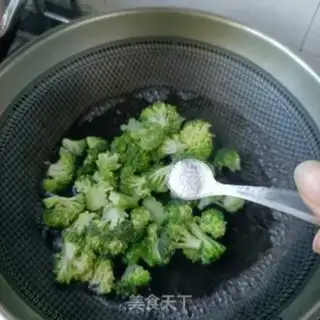 Make The roasted broccoli step 3