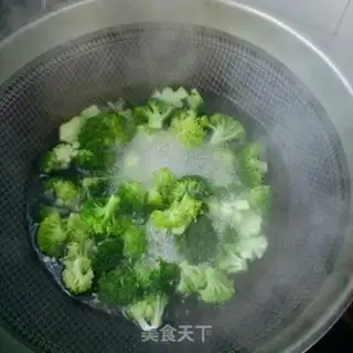Make The roasted broccoli step 4