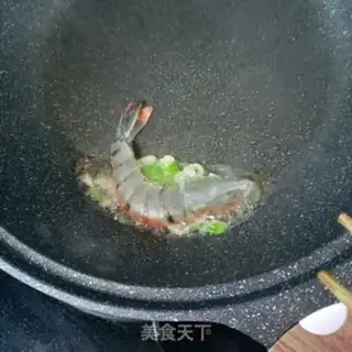 Make Black tiger shrimp hot noodles step 6
