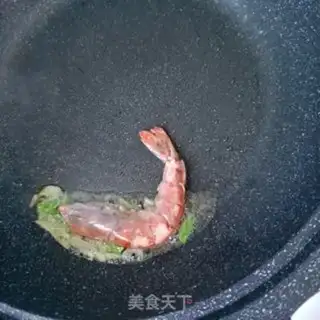 Make Black tiger shrimp hot noodles step 7