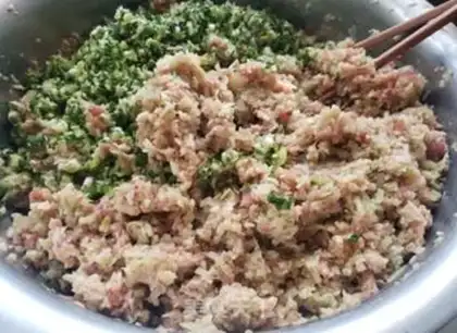 Make Pork onion dumplings step 1