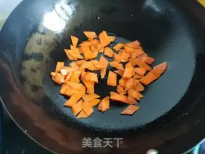 Make Carrot pepper fried eggs step 3
