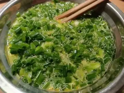 Make Onion fried eggs step 0