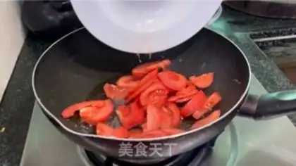 Make Tomato fried egg beef step 6