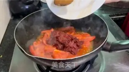 Make Tomato fried egg beef step 7