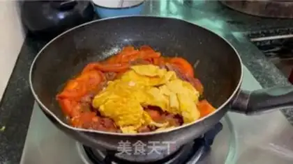 Make Tomato fried egg beef step 8