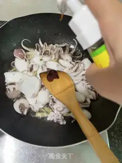 Make Garlic celery fried pipe step 9