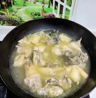 Make A black-footed chicken with sheep