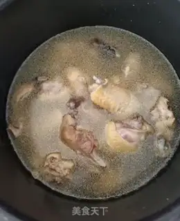 Make A black-footed chicken with sheep