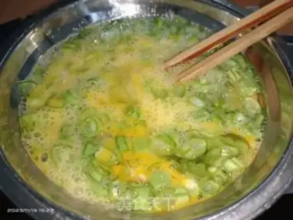 Make Four seasoned bean fried eggs step 0