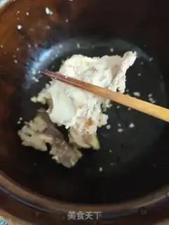 Make Lian Pear Chicken Bone soup step 0
