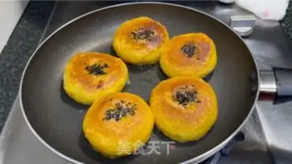 Make Pumpkin cheesies step 19