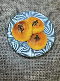 Make Pumpkin cheesies step 21