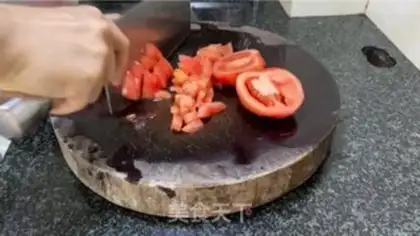 Make Tomato eggnog noodles step 1