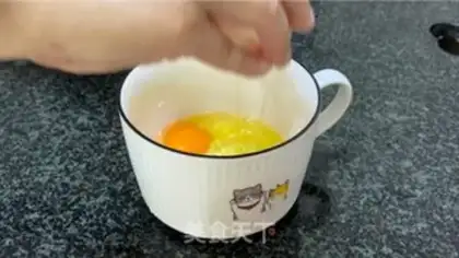 Make Tomato eggnog noodles step 2