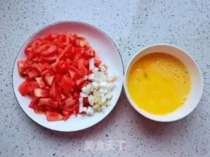 Make Tomato noodles step 1