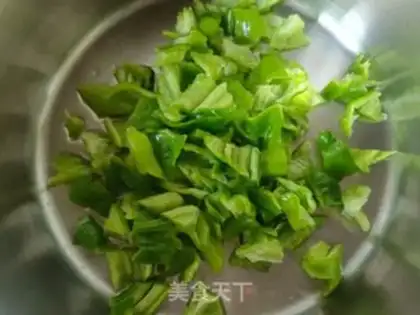 Make Silver-eared green pepper step 2