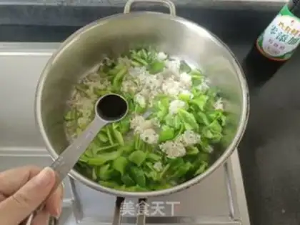 Make Silver-eared green pepper step 7