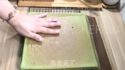 Make Coconut with a Swiss roll step 21