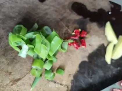 Make Five flowers with red potatoes step 1