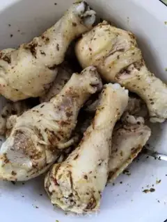Make Air frying pan, chicken wings, chicken legs step 3