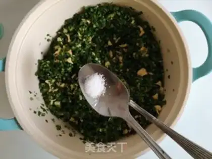 Make An egg and water bun step 7