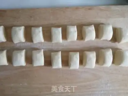 Make An egg and water bun step 8