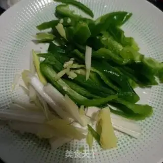 Make Wrinkled peppers and octopus legs step 4