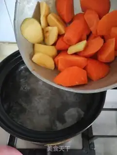 Make The apple soup of the carrots step 4