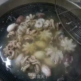 Make Wrinkled peppers and octopus legs step 7