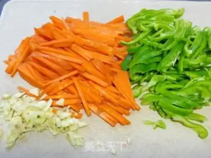 Make Carrot pepper for chicken step 1