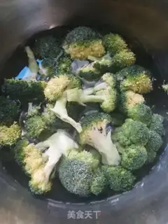 Make The cold gravy step 0