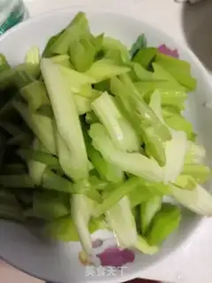 Make Celery and shrimp step 0