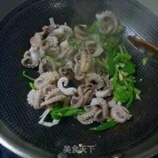 Make Wrinkled peppers and octopus legs step 13