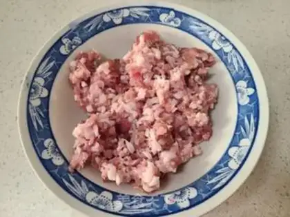Make The radish sauce meat bag step 2