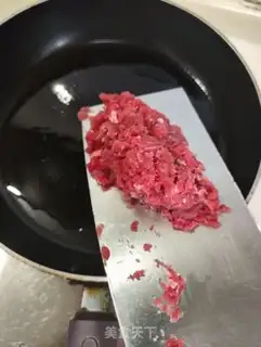 Make Carrot onion fried beef step 3