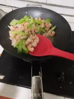 Make Celery and shrimp step 7