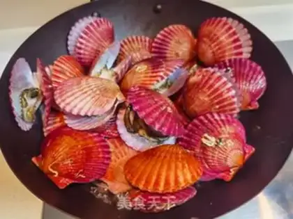 Make Smash the golden needles and the little seafood step 1