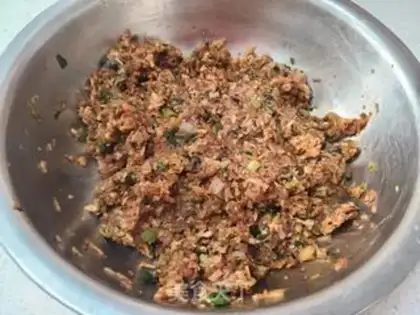 Make The radish sauce meat bag step 6