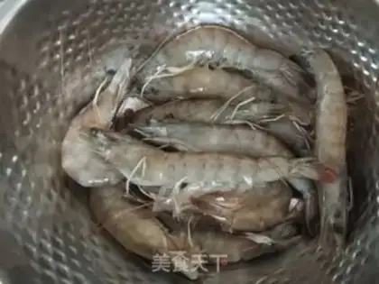 Make Smash the golden needles and the little seafood step 3