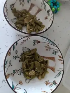 Make Old white elephant hen noodles step 2