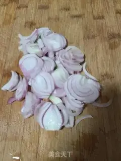 Make Onion fried tofu skin step 0