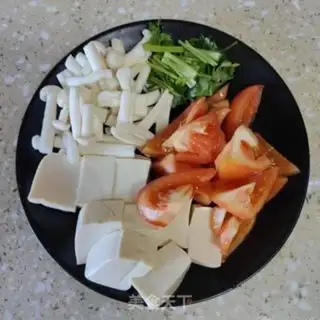 Make Seafood mushroom tofu soup step 1