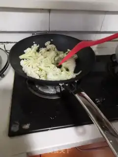 Make Tomato eggs and broccoli step 4
