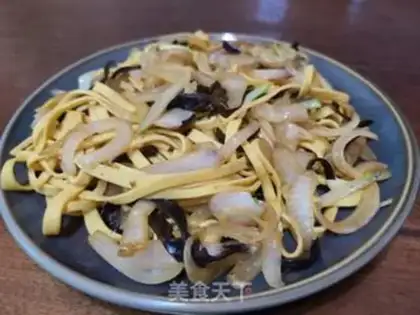 Make Onion fried tofu skin step 5