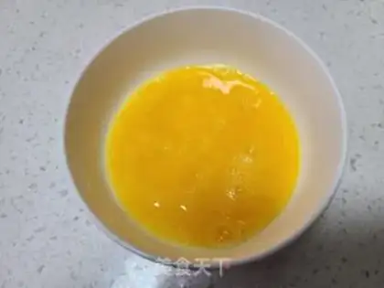 Make Red eggs in the snow step 5