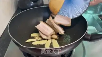 Make The red buttons, the ribs step 5