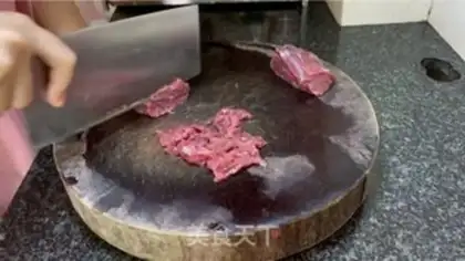 Make Black pepper beef step 1